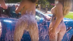 Ebony cougar and her naked GFs wash a car