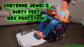 Cheyenne Jewel's Dirty Feet Bex Footstool!