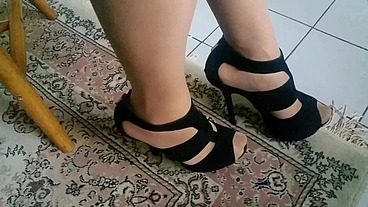 Dani_Leg with curvy legs in Tan Pantyhose