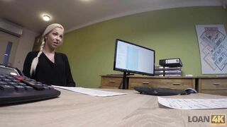 LOAN4K Avoir besoin d'un prêt  la femme d'affaires à se mettre en couple avec un homme