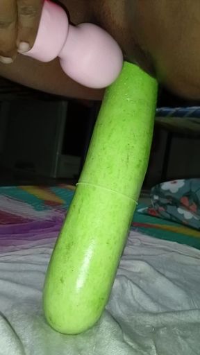 Bhabhi Ne chut ko phad Diya louki se