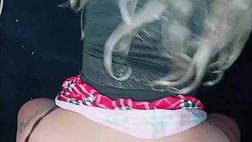 MI NOVIA SE PUSO UNA MINI FALDITA Y UNA LENCERIA MUY SENSUAL PARA QUE LA PENETRARA DELICIOSO