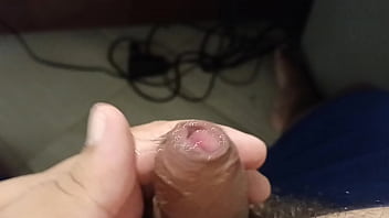 Pinto uncut pequeno e bab&atilde_o melecado de pr&eacute_-gozo