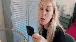 Bonnie is trapped MP4