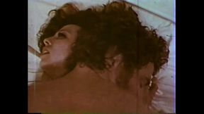 Vintage lovers get it on in classic USA style
