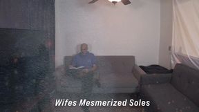 Housewifes Mesmerized Bare Soles 01