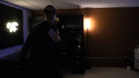 Jamie Cases The Wrong House! wmv