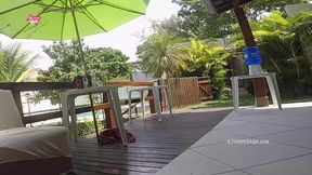 Esposa gostosa Thay Ksada fodendo com o entregador de �gua