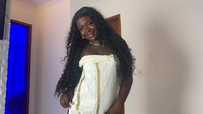 sexo quente com a holly bombom, saiu do banheiro toda cheirosa pronta pra eu foder sua bucetinha.