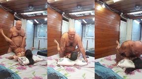 novinha adora esse coroa--- ela sempre me pede ---me da leitinho quentinho bem la no fundinho---o tiuzao sempre obedece as novinhas ---