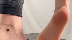 A Shoejob with Converse Ballet Sneakers - CBT, Footjob and Inshoe views - sidecam - 4K