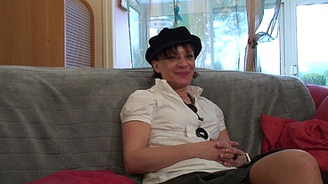 Anal casting couch of a petite french slut in lingerie getting DP and cum covered - FPTV