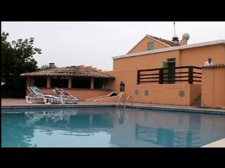 Italian Red Cross Offering Themselves 03