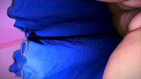 moroccan big ass & huge boobs hot milf stepmom sweeping stepson s bed room with abaya and hijab but she forget wearing a pant and open her pussy