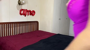 Ela ligou indo rola. ela sentiu o MASTRO todinho na bucetinha dela apertada