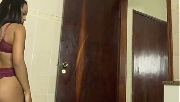 Trai&ccedil_&atilde_o conjugal sem amiga perceber