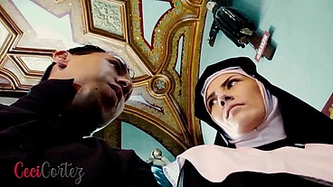 Sor Raymunda - Religiosa confieza sus sueños humedos y cae en pecado con sacerdote