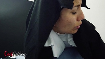 Sor Raymunda - Religiosa confieza sus sueños humedos y cae en pecado con sacerdote