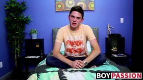 Twink vigorously jerks himself off to a strong orgasm