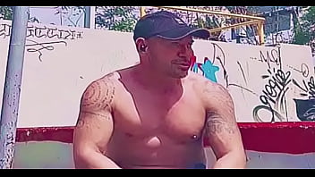 Chacal heterosexual mexicano se deja grabar por dinero pic&aacute_ndose su panochita como todo un puto gay maricon usando jaula de castidad