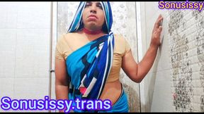 Hot sonusissyx navel play in saree