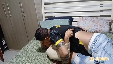 VISINHA CHEGA TARDE NO CHURRASCO E SÓ ACHA LINGUIÇA