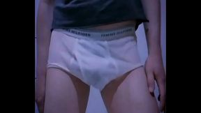 Macho en calzoncillos blancos ajustados Alejandro Mistral