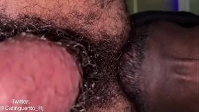 Eu chupando o cu peludo do paulista. Algum peludo a fim de l&iacute_ngua no cuzinho?