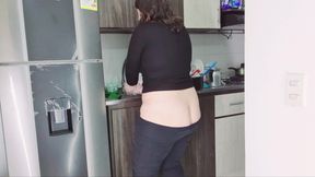 Buttcrack Stepmom Cleaning the Kitchen