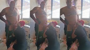 faxineira esta sempre pronta para fazer um extra com seu patrao grande