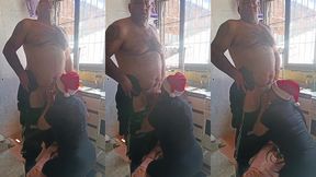 faxineira esta sempre pronta para fazer um extra com seu patrao grande