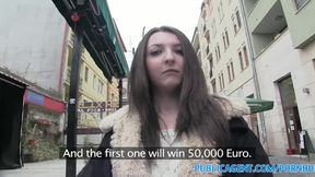 PublicSex Teen Brünette wird in einem Hotelzimmer hart gefickt