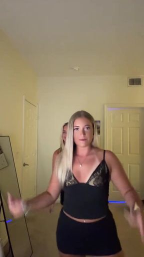 Amateur teen with bouncy BBC gets wild in splitscreen with a partner
