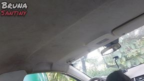 saimos para comprar paes e acabamos transando dentro do carro em um terreno baldio.