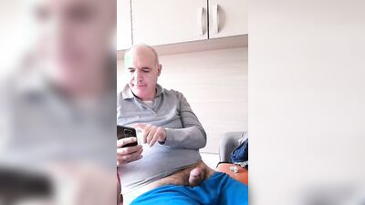 A Long Masturbation with a Nice Piss in the Glass Cup