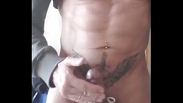 Je branle ma bite et mes couilles nou&eacute_es par un lien, jusqu'_&agrave_ &eacute_jaculation,