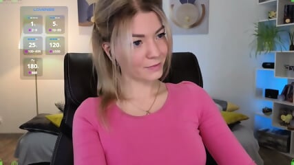 _Cute reading poetry