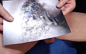 Haarige pussy bekommt eine ladung sperma