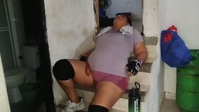 Colombian BBW with a big ass comes home from the gym, touches her pussy and ends up masturbating until she has a great orgasm