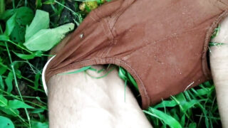 Băieți indieni amatori se masturbează cu puli mari necircumcise, apoi se fut cu creampie