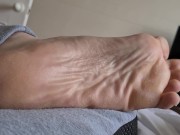 Big beefy meaty man foot needs licking and worship. Watch me flex just for you