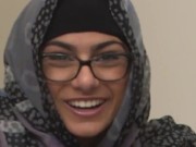 MIA KHALIFA - Funny Handjob Bloopers & Outtakes With Tony Rubino