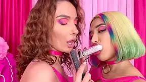 Roxy Lips - Pussy Eating Scissoring Dildo Play