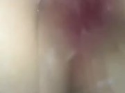 Mi hijastra se mete un tubo en el culo