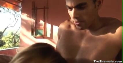Muscular hunk gets *** and seduced by blonde tbabe Giselly Donvon