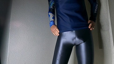 I try to work out in tight spandex but end up masturbating in my thong