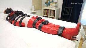 THIGHBOOTS AND LEATHER IN BONDAGE