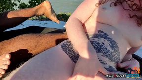 fui na praia com uma amiga e achamos um punheteiro tarado marcio baiano official - lorrany exotica