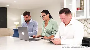 What To Do When Your Boss Calls An Urgent Meeting - Dana Vespoli