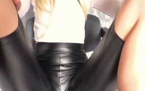 il dechire mon legging et remplie ma chatte